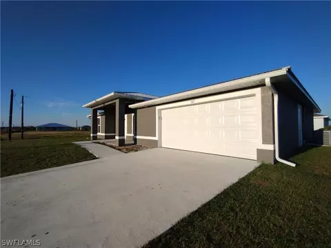Exterior - 527 David Cir, Labelle, FL 33935 photo 5 of 7