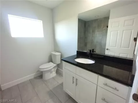 Bath - 527 David Cir, Labelle, FL 33935 photo 6 of 9