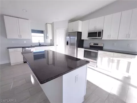 Living - 527 David Cir, Labelle, FL 33935 photo 1 of 1