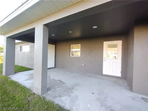 Exterior - 527 David Cir, Labelle, FL 33935 photo 3 of 7