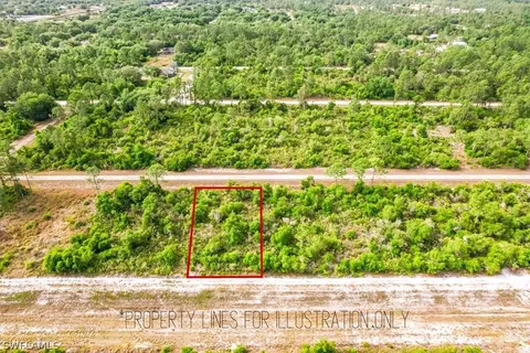 4223 E 27th St, Alva, FL 33920 photo 3