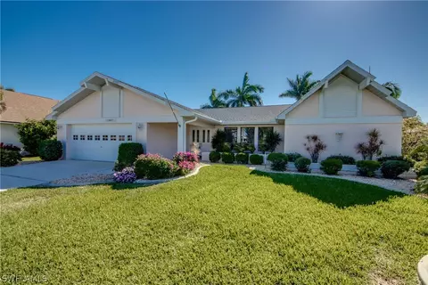 1907 SE 10th Ave, Cape Coral, FL 33990
