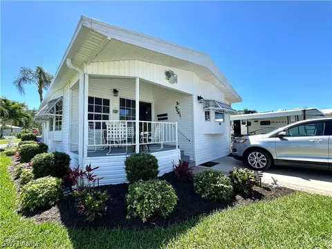 4641 Slash Pine Way W, Estero, FL 33928 photo 2