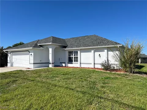 482 NE 2nd Pl, Cape Coral, FL 33909