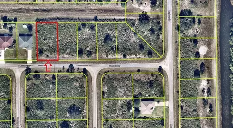 550 Woodview Dr, Lehigh Acres, FL 33972