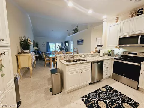 1051 Winding Pines Cir #208, Cape Coral, FL 33909