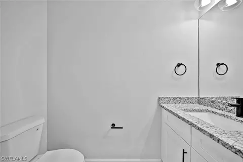 Bath - 3912 68th Ave NE, Naples, FL 34120 photo 6 of 10