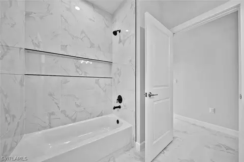 Bath - 3912 68th Ave NE, Naples, FL 34120 photo 10 of 10