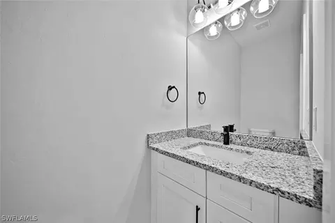 Bath - 3912 68th Ave NE, Naples, FL 34120 photo 7 of 10