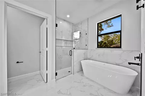 Bath - 3912 68th Ave NE, Naples, FL 34120 photo 2 of 10