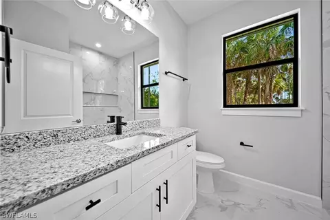 Bath - 3912 68th Ave NE, Naples, FL 34120 photo 9 of 10