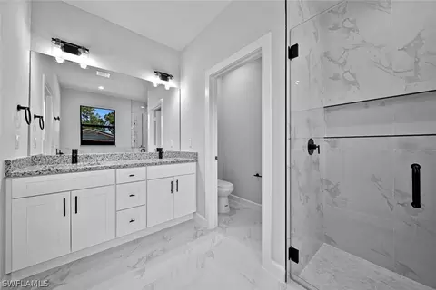 Bath - 3912 68th Ave NE, Naples, FL 34120 photo 3 of 10