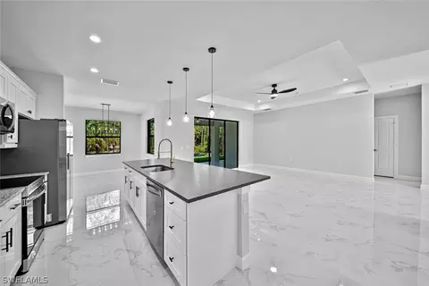 Kitchen - 3912 68th Ave NE, Naples, FL 34120 photo 3 of 7