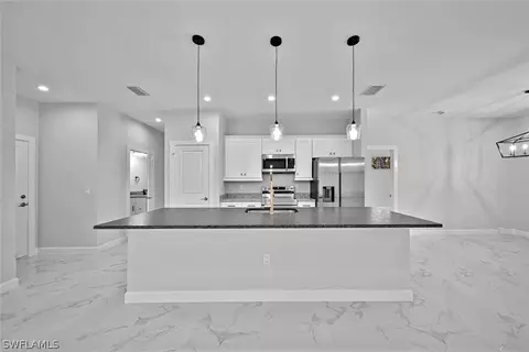 Kitchen - 3912 68th Ave NE, Naples, FL 34120 photo 1 of 7