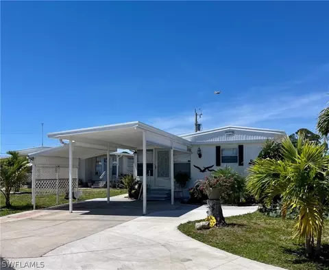 137 Overland Trl, North Fort Myers, FL 33917