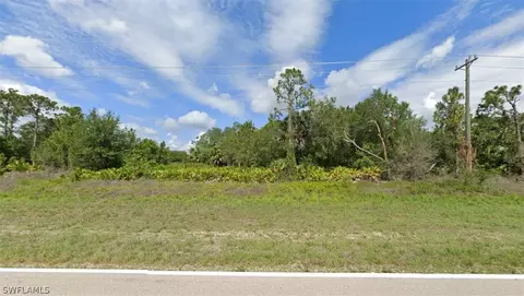 220 Columbus Blvd S, Lehigh Acres, FL 33936