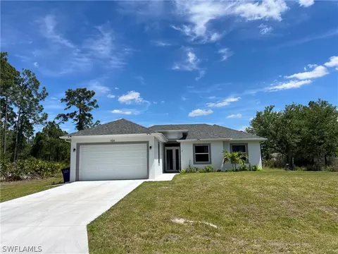 504 Eighth Ave, Lehigh Acres, FL 33972
