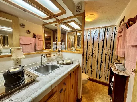 Bath - 720 E Rd, Labelle, FL 33935 photo 2 of 4