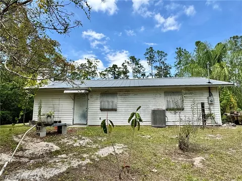 Exterior - 720 E Rd, Labelle, FL 33935 photo 5 of 9