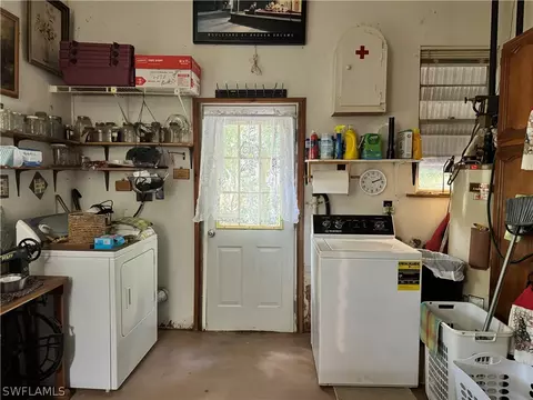 Kitchen - 720 E Rd, Labelle, FL 33935 photo 2 of 4