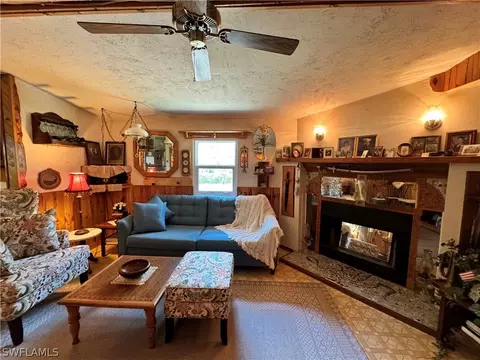Living - 720 E Rd, Labelle, FL 33935 photo 3 of 4