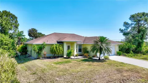 107 Paddock St, Lehigh Acres, FL 33974