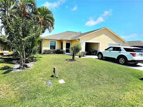 4401-4403 SW 7th Pl, Cape Coral, FL 33914