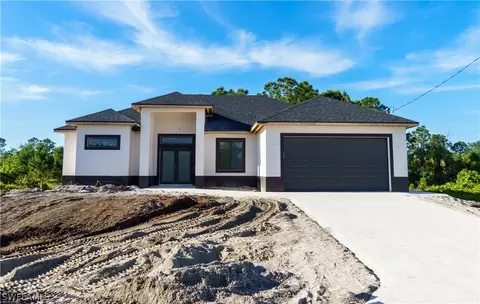 538 Louisville St E, Lehigh Acres, FL 33974