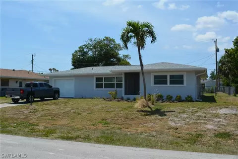 4512 SE 9th Ave, Cape Coral, FL 33904