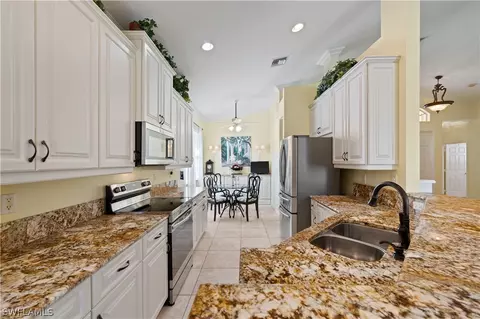 20041 Castlemaine Ave, Estero, FL 33928