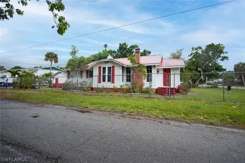 1147 Rose Ave, Fort Myers, FL 33916