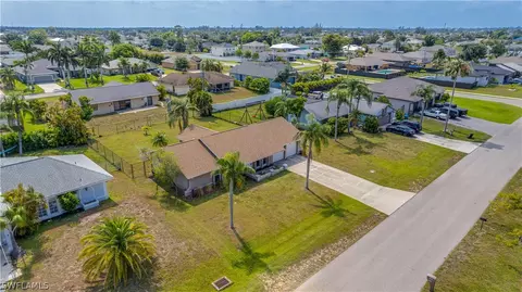 907 SW 11th Ave, Cape Coral, FL 33991