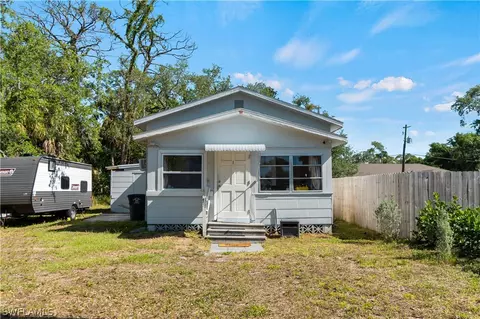2047 Jeffcott St, Fort Myers, FL 33901