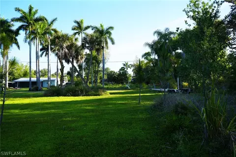 4148 Saums Dr, North Fort Myers, FL 33903