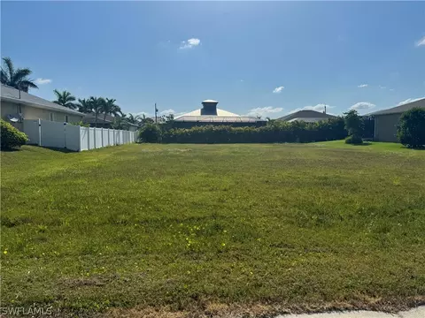 3019 Surfside Blvd, Cape Coral, FL 33914
