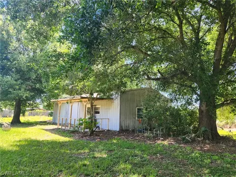 1104 Alligator Rd, Moore Haven, FL 33471 photo 3