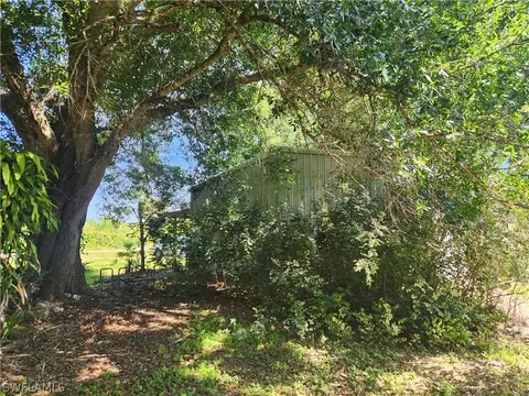 1104 Alligator Rd, Moore Haven, FL 33471 photo 4