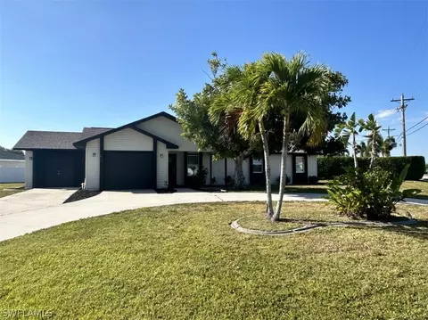 627 SE 16th Ter, Cape Coral, FL 33990