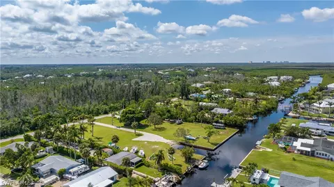 18176 Pioneer Rd, Fort Myers, FL 33908