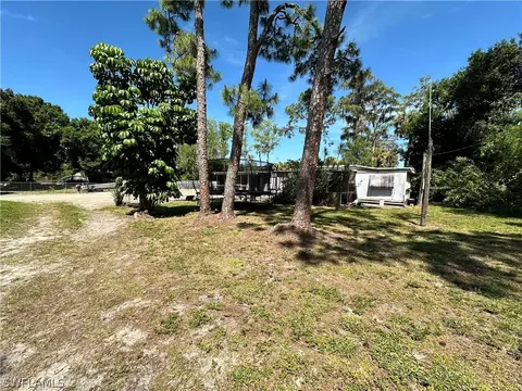 7711 7705 Mcdaniel Dr, North Fort Myers, FL 33917
