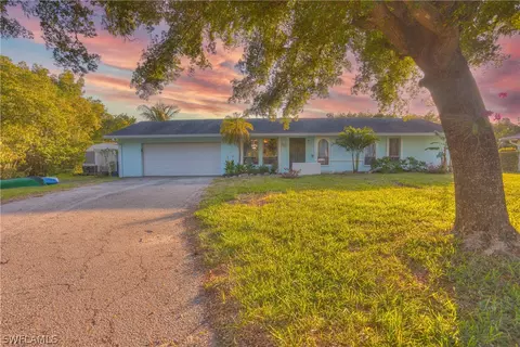 121 Dow Ln, North Fort Myers, FL 33917