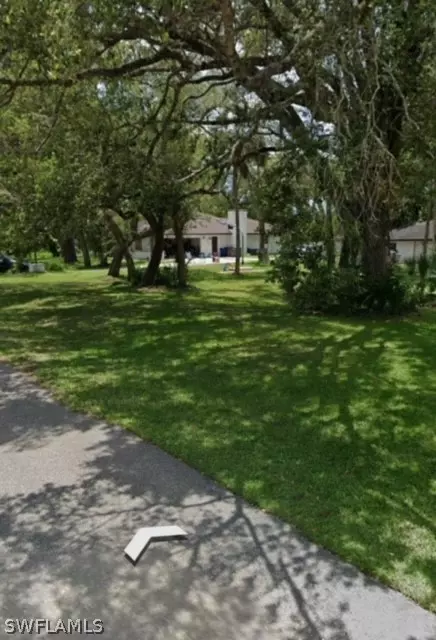 517 Prospect Ave, Lehigh Acres, FL 33972