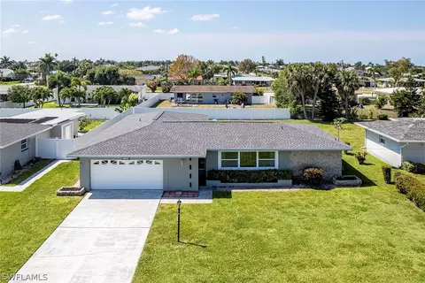 1750 SE 29th Ln, Cape Coral, FL 33904
