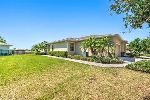20564 Chestnut Ridge Dr, North Fort Myers, FL 33917