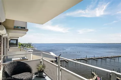 2350 W First St #702, Fort Myers, FL 33901