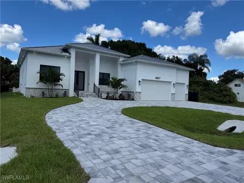 9807 Delaware St, Bonita Springs, FL 34135