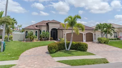 17 SE 8th Pl, Cape Coral, FL 33990