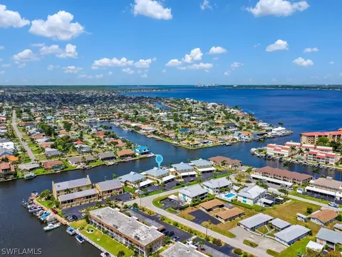 1915 SE 40th Ter #204, Cape Coral, FL 33904