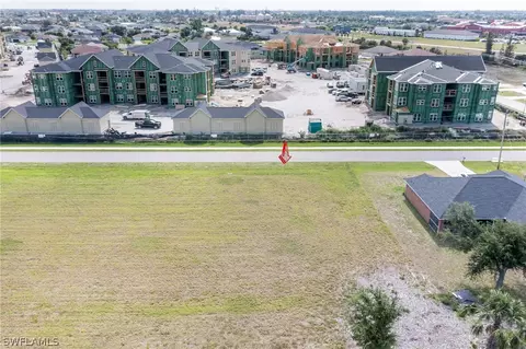 418 SW 15th Pl, Cape Coral, FL 33991