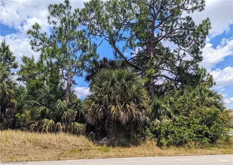 749 Spaulding St E, Lehigh Acres, FL 33974 photo 4